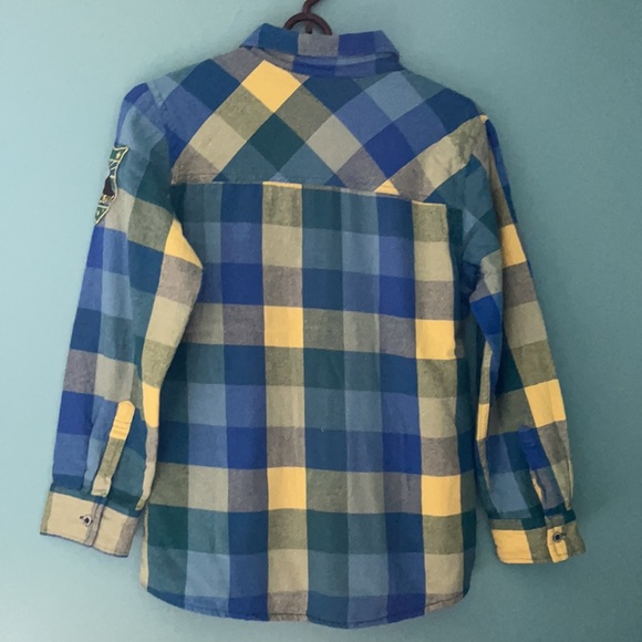 Boys Levi’s heavy button down shirt - Picture 2 of 9